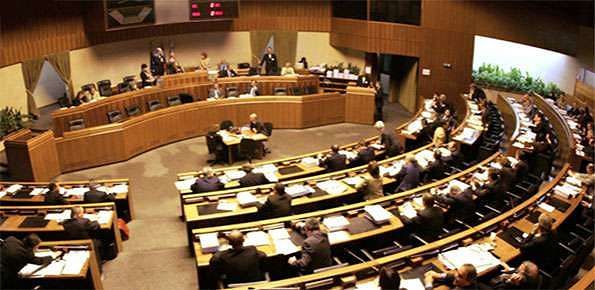 Sardegna, FdI: “Tagliamo i vitalizi agli ex consiglieri regionali”