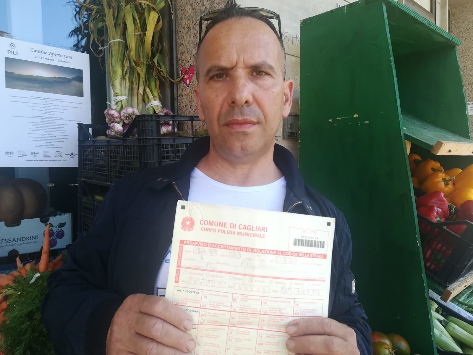 Cagliari, fruttivendolo recordman di multe: “30 in 2 anni, davanti al mio naso abusivi intoccabili”
