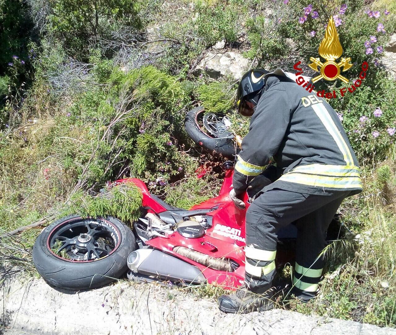 Sardegna, schianto fatale sulla Sp3: perde la vita centauro di 34 anni