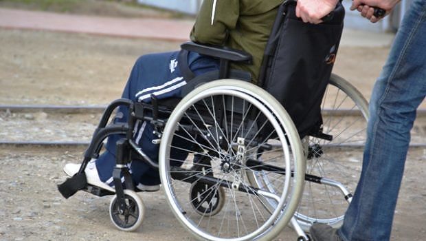 “Immacolata di Cabras, da 1 anno attende che la venga sostituita la carrozzina elettrica”