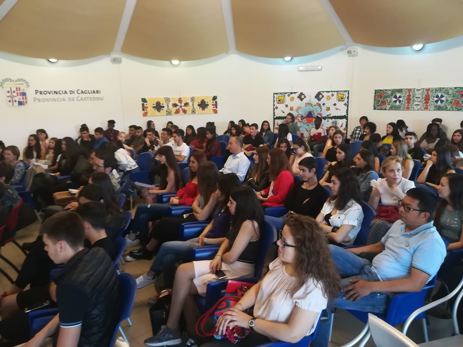 Cagliari, gli studenti raccontano un anno insieme ai migranti: “Così si fa integrazione”