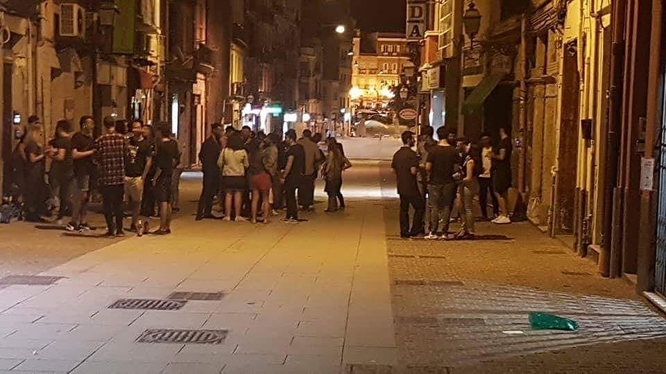 “A Cagliari birra venduta dagli stranieri a tutte le ore e casino nel Corso, mi sono rotto i cog*****”
