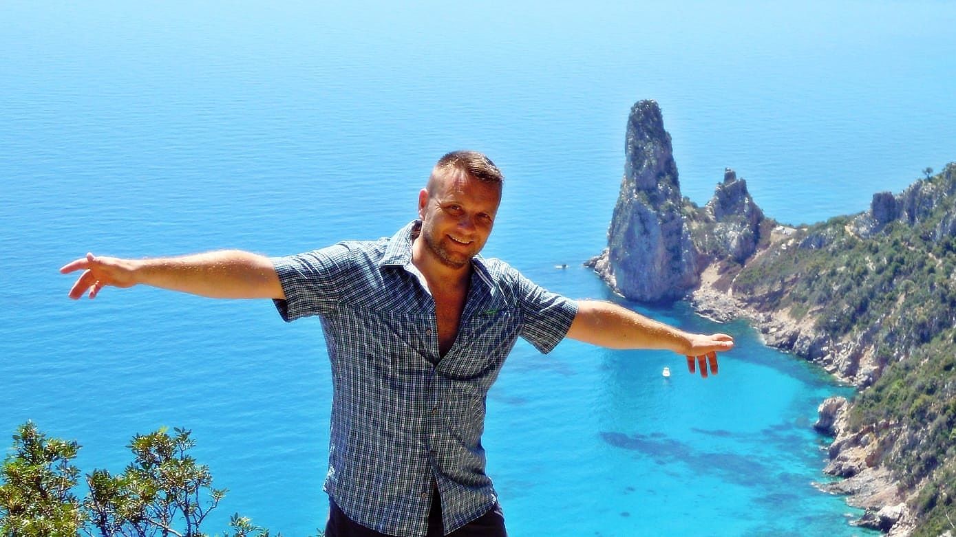 Michele Bossi, la vita in Sardegna vista da un ‘bauscia’: “L’aperitivo? Sulle location Cagliari batte Milano”