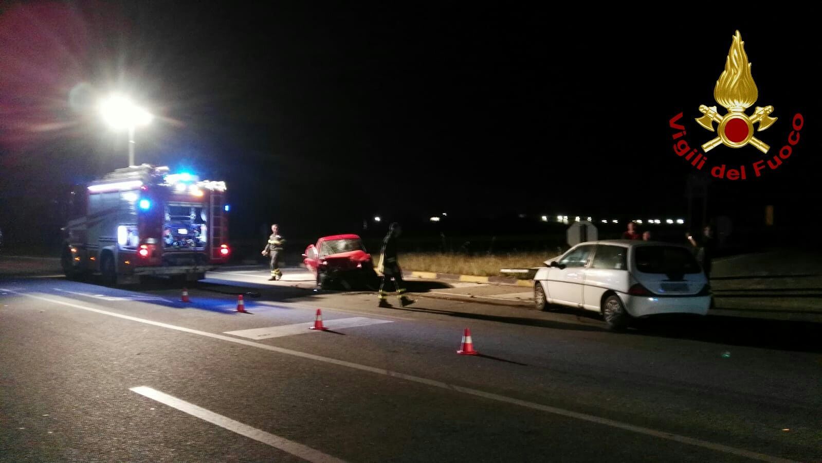 Sestu, scontro alla rotonda nella notte: ci sono tre feriti