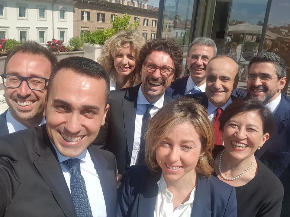 Governo Conte, ecco i ministri del M5S. Di Maio: che spettacolo, ora reddito di cittadinanza