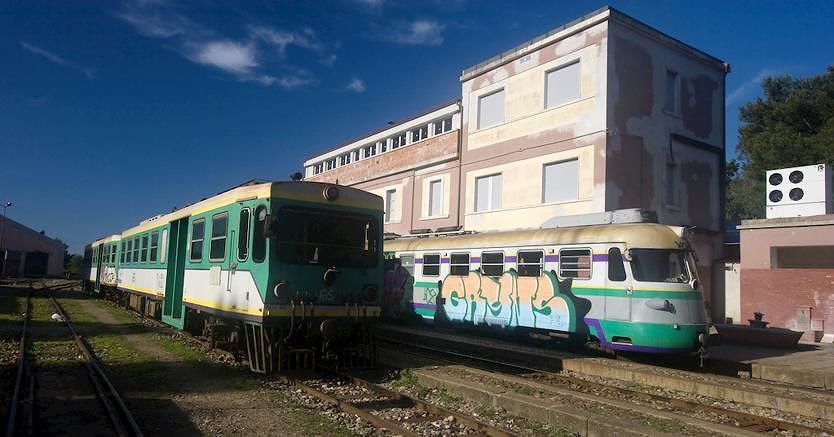 Trasporti, dal 10 giugno partono i “treni del mare” e nuove corse per l’aeroporto di Elmas
