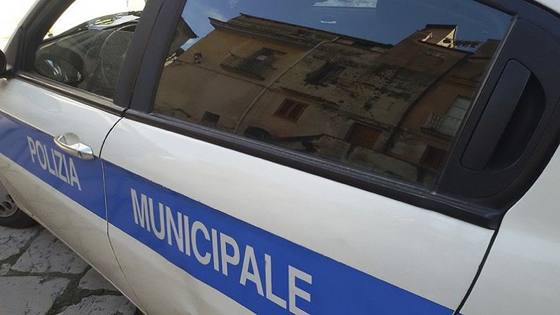 Cagliari, rubano vestiti e poi fuggono: presi dopo rocambolesco inseguimento