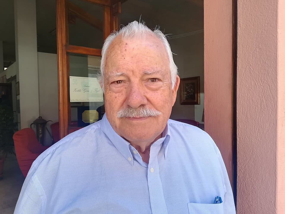 Gino Zedda, storico sarto del Corso Vittorio: “Qui ormai passano solo is merdonas”