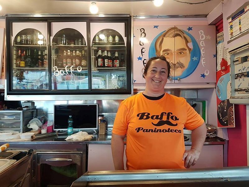 Baffo di Cagliari diventa internazionale, nuova paninoteca a Londra in memoria di Marinella