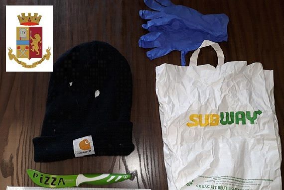 Si aggira tra le auto con passamontagna e coltello: una denuncia a Iglesias