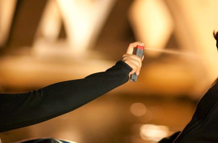 Cagliari, spruzzano gas al peperoncino per una birra negata: noto locale evacuato