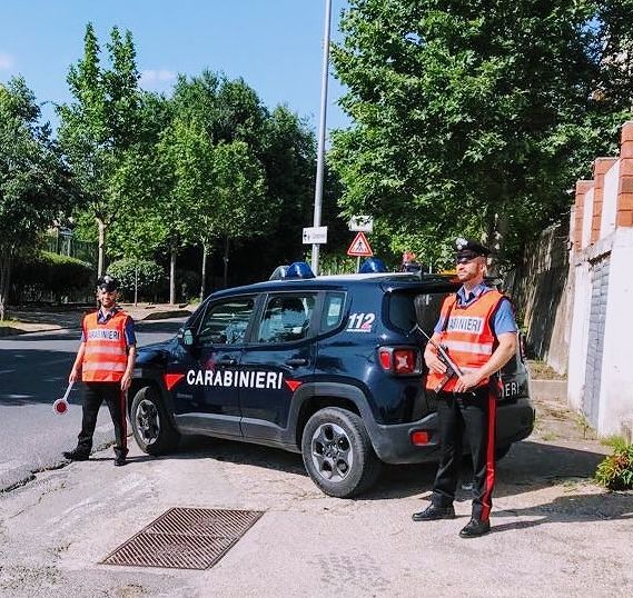 Sardegna, lite in famiglia sfiora la tragedia: padre minaccia di accoltellare il figlio