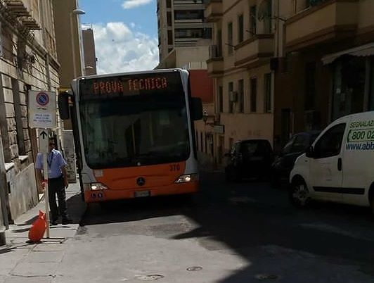Cagliari, fallito l’esperimento per riportare il bus numero 1 nel Corso?