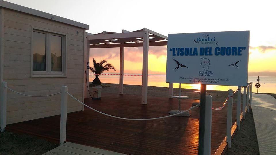 Sardegna, nasce la prima spiaggia accessibile ai malati di Sla: ecco dov’è