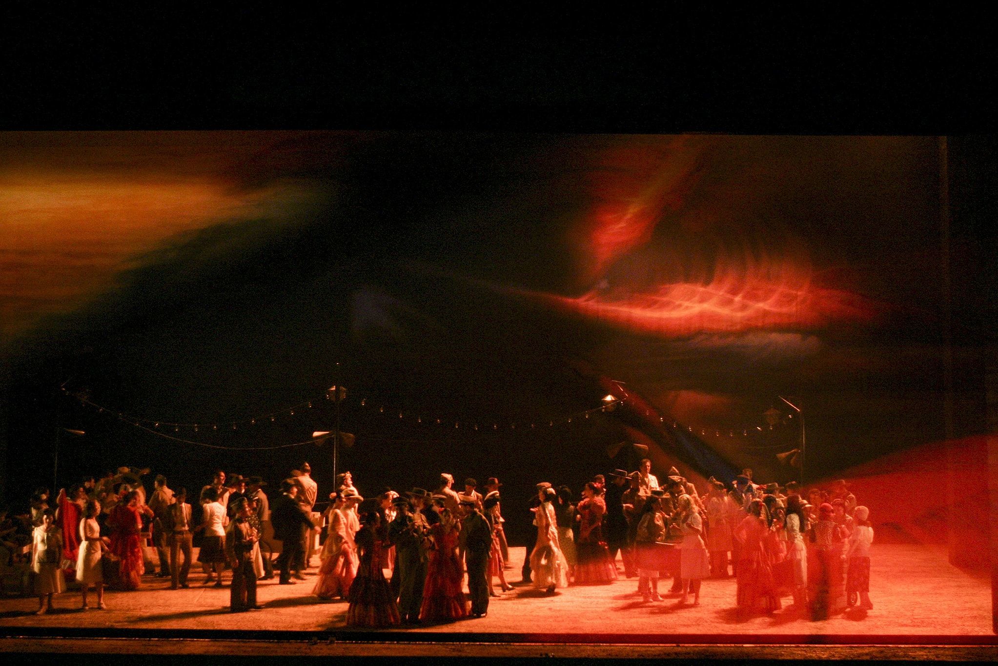 Carmen, sanguigno e popolarissimo dramma di Georges Bizet al Teatro Lirico