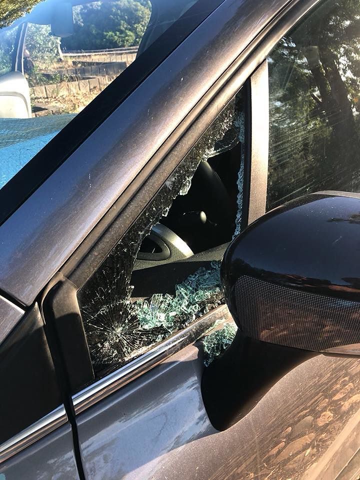 Allarme sicurezza a Pula, ladri scatenati nei parcheggi delle spiagge a Nora