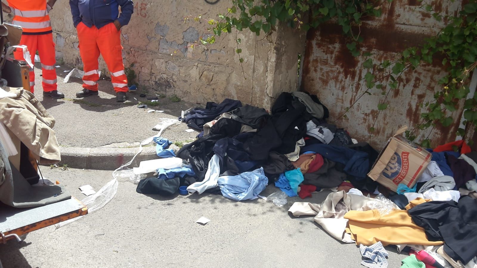 Cagliari: “Benvenuti nel regno dei mercatini abusivi e del degrado”