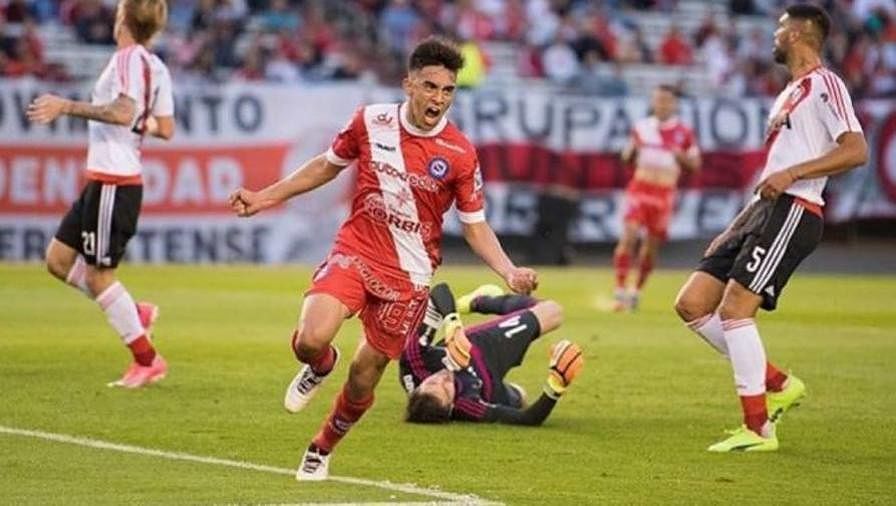 Colpo del Cagliari: uno Speedy…Nico Gonzales per l’attacco, arriva il giovanissimo bomber 20enne dell’Argentinos Juniors
