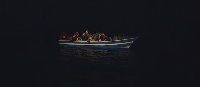 Teulada, due barchini intercettati dalla Finanza: a bordo 21 persone