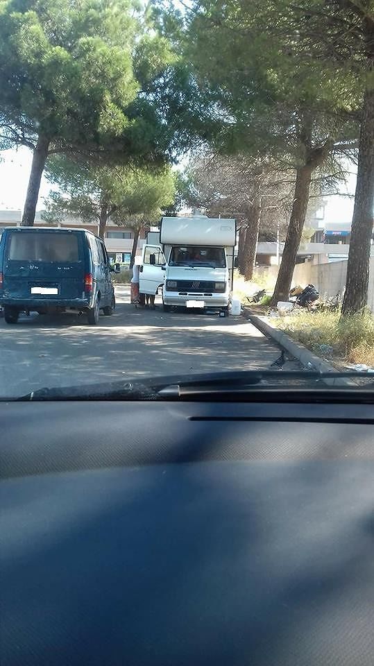 “I Rom hanno occupato anche i parcheggi del Brotzu, noi malati non ci sentiamo sicuri”