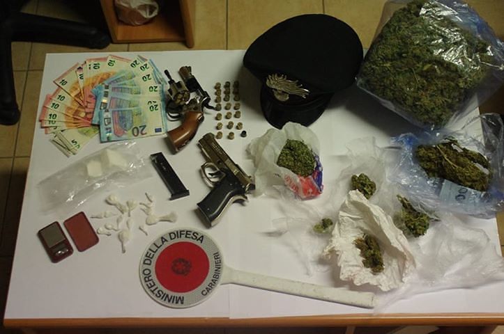 Coppia arrestata a Villacidro, spuntano la cocaina e le pistole
