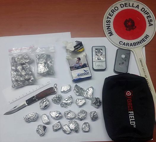 Triplo arresto per droga a Capoterra: spaccio vicino al parco urbano, presi tre giovanissimi