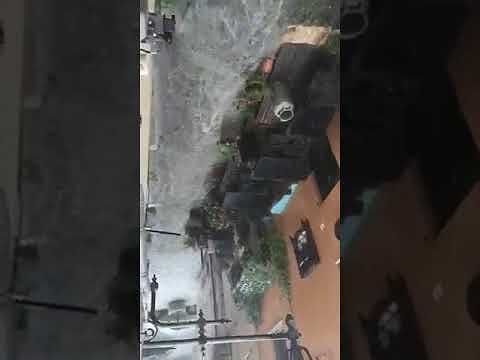 Cagliari, il vico Santa Margherita dopo il temporale diventa una cascata- VIDEO