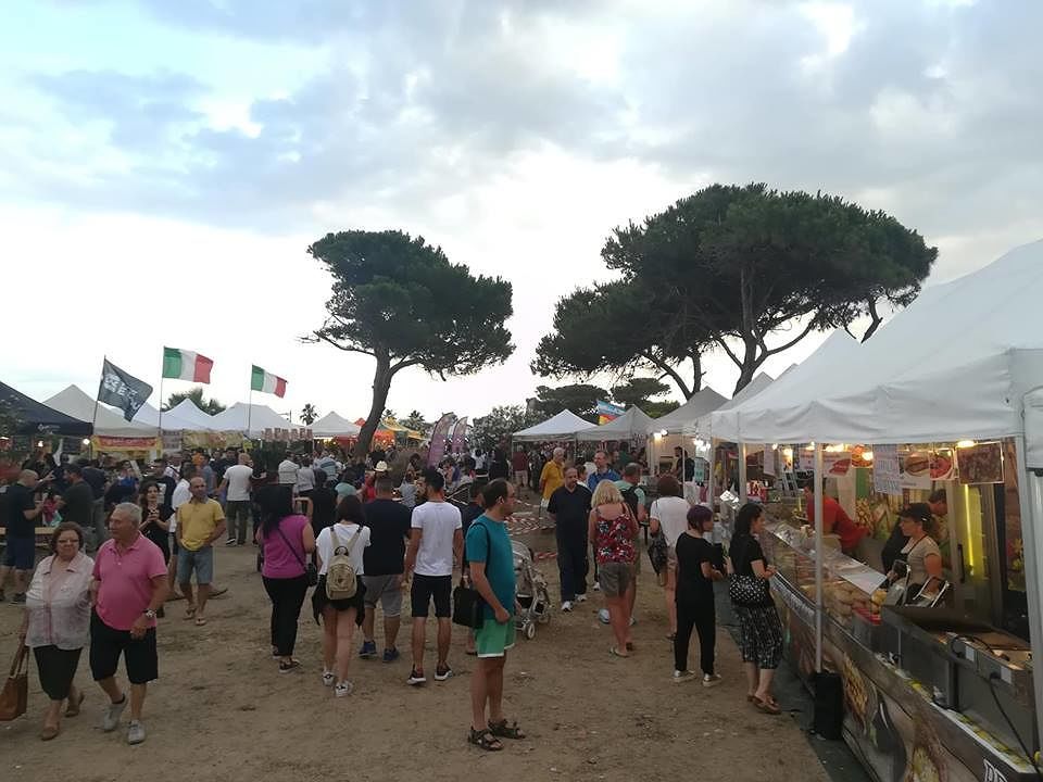 Quartu, la “Festa del gusto” al Poetto fa boom ed entra nel cartellone degli eventi comunali