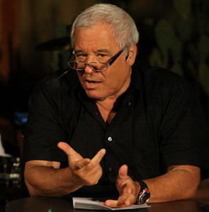 “Le puoi leggere anche in tram”: il nuovo libro di Nino Nonnis in vetrina alla Manifattura Tabacchi