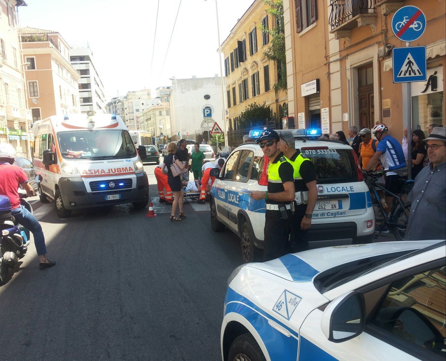 Cagliari, 91enne in sedia a rotelle investita in via San Benedetto