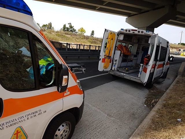 Turista colpita da ictus a Muravera, ambulanza in panne sulla 125: salvata dalla Misericordia di Sinnai