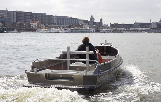 Stop bagni in Corsica per inquinamento da paraffina: rischi per la Sardegna?