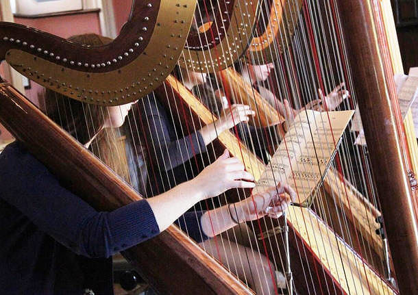 Cagliari, le arpe del mondo suonano alla Marina