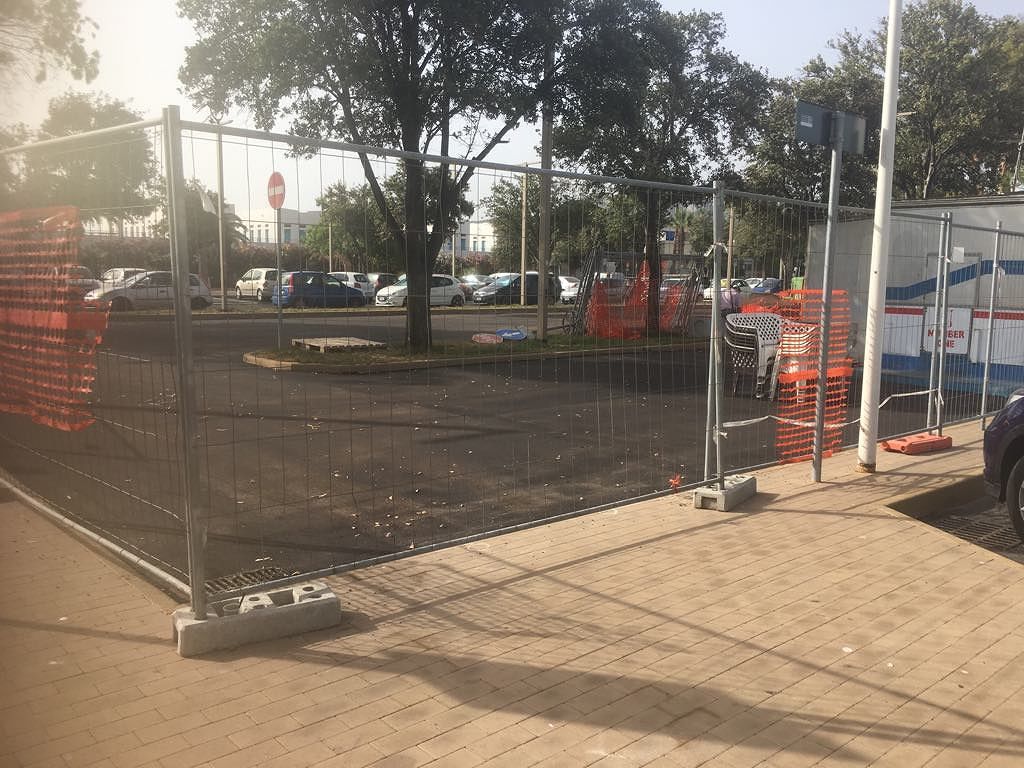 Ore 9, Poetto di Cagliari, parcheggi già esauriti al Lido: “Grazie Zedda, che bel regalo estivo”