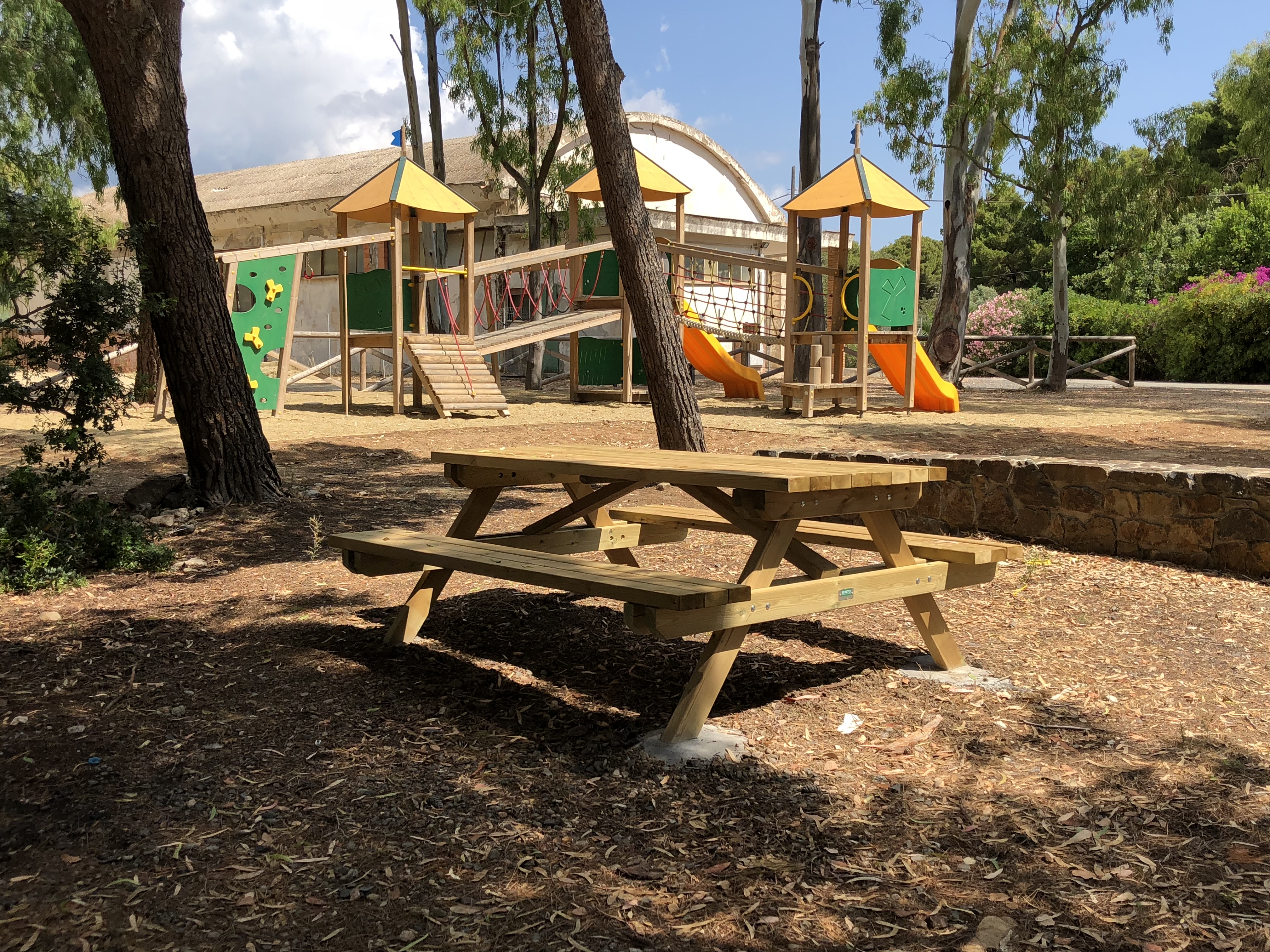 A Pula e Santa Margherita i parco giochi si rifanno il look: ecco i nuovi arredi