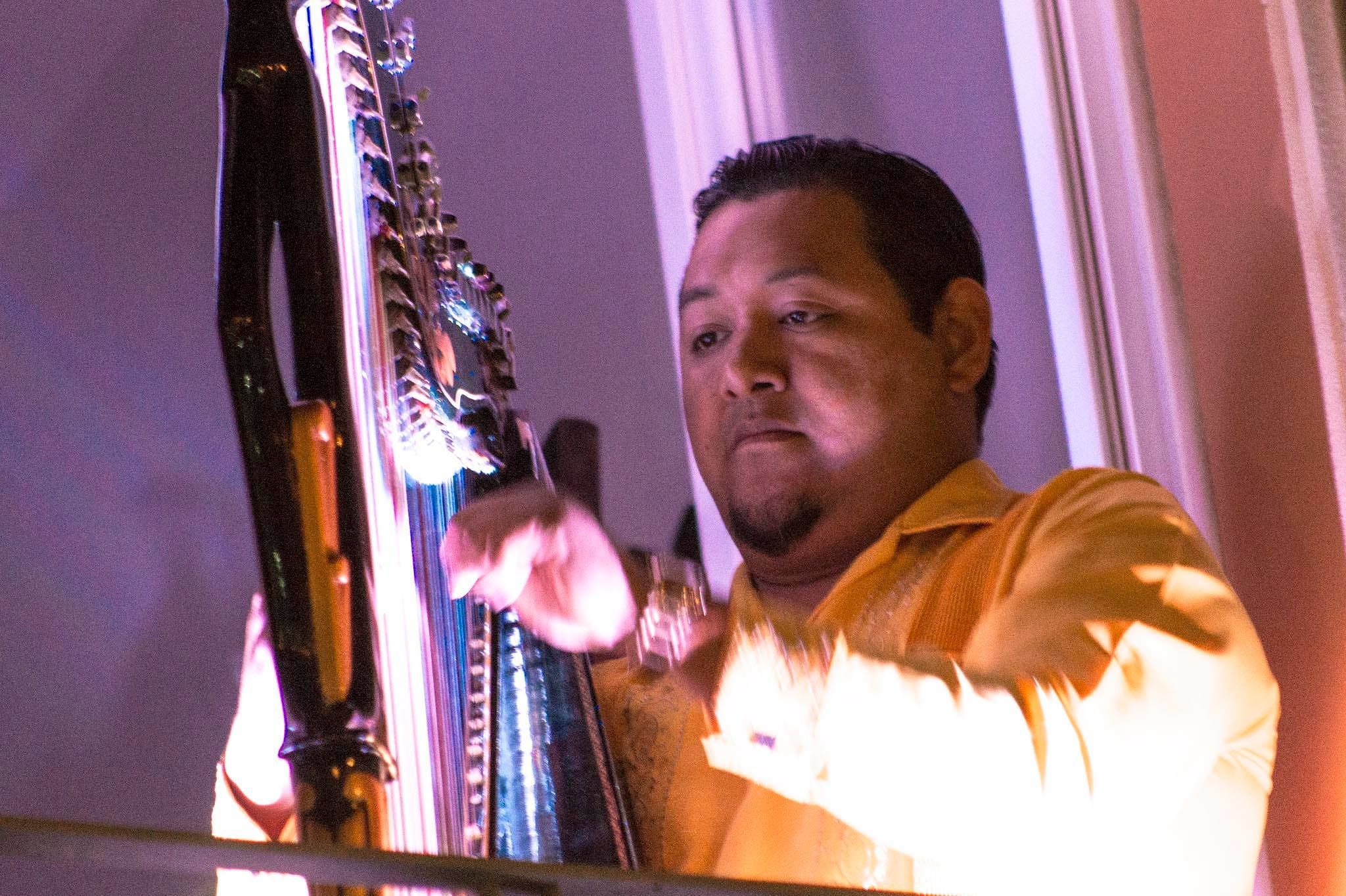 Gabriel Abdala Perlestain Sanchez suona al Luchia di Cagliari