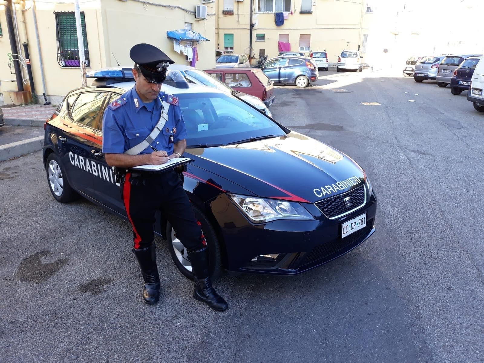 Cagliari, con la complicità della compagna aggredisce la madre per 30 euro: arrestati