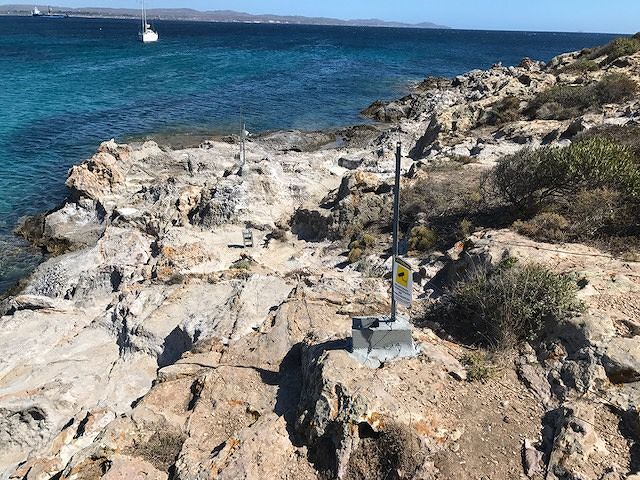 Carloforte, la recinzione abusiva sugli scogli della Bobba sarà rimossa