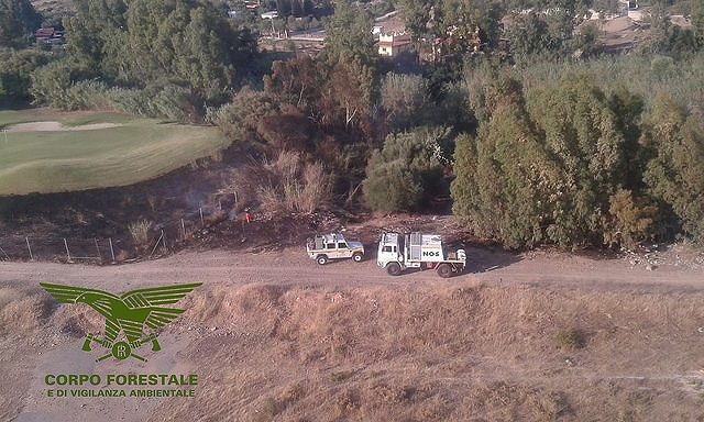 Quattro incendi dolosi tra Quartu e Quartucciu: elicottero in azione