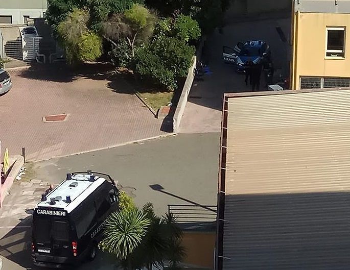 Cagliari, sgombero studenti e tensione a Sa Duchessa: resta il presidio delle forze dell’ordine