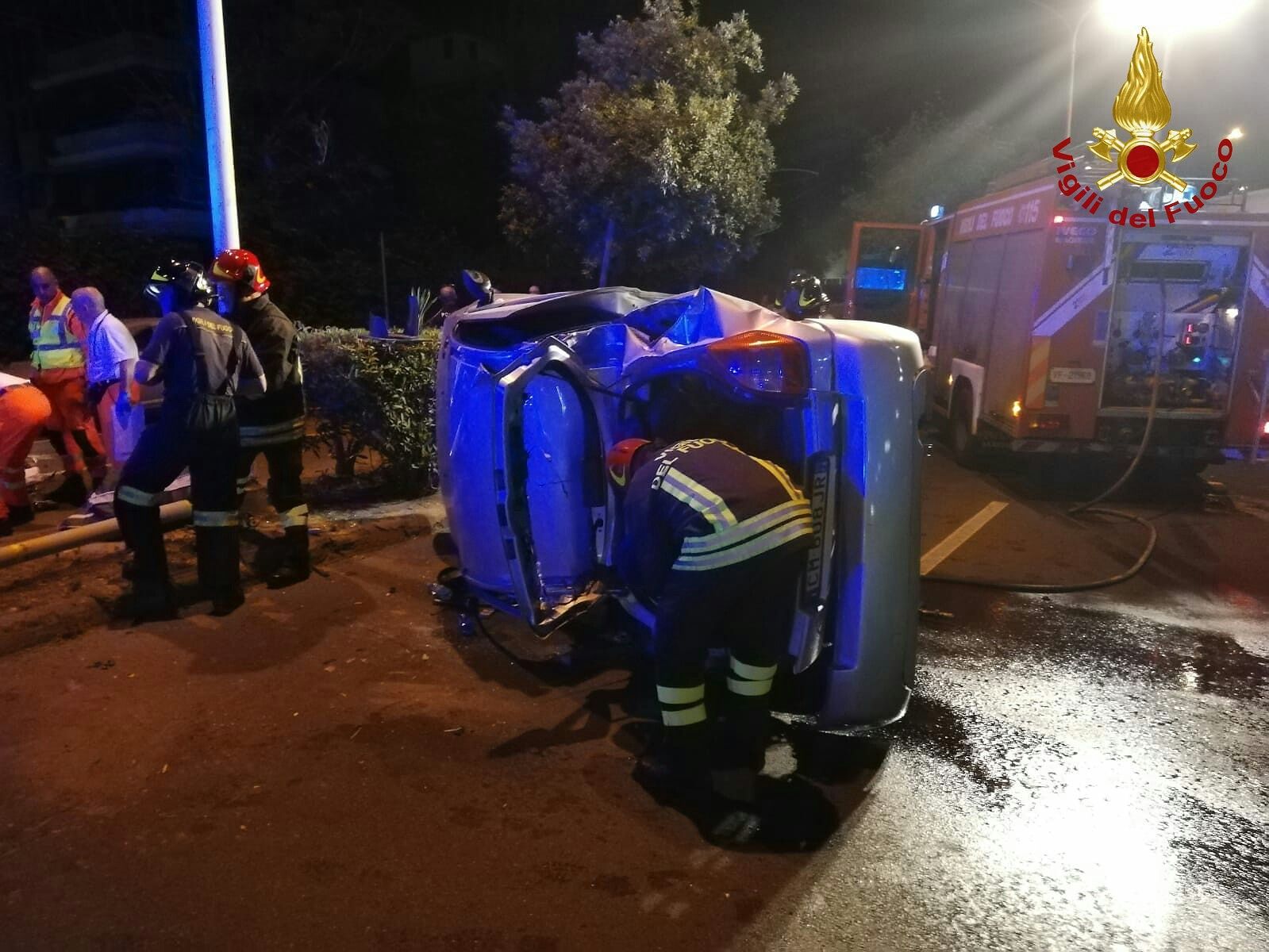 Scontro tra due auto in viale Poetto, ci sono due feriti