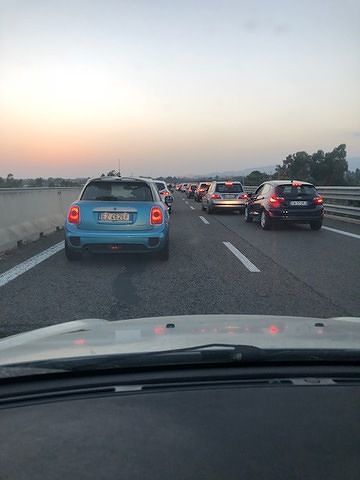 Il rientro dal mare è un incubo sulla nuova 554: file chilometriche tra afa e gallerie
