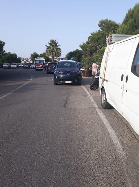 Tragedia nella spiaggia di Giorgino: muore una donna sotto gli occhi dei bagnanti