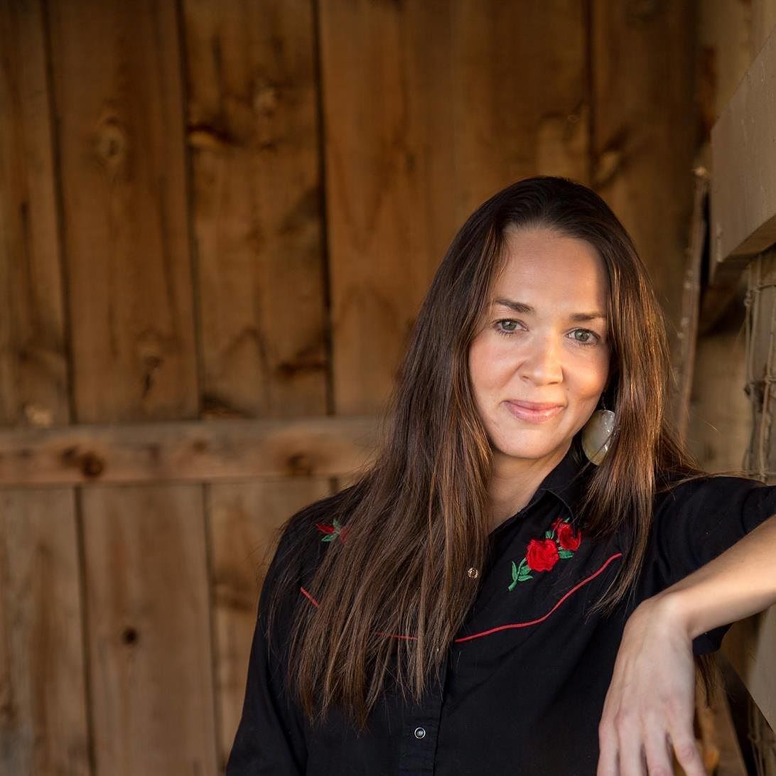 Kristina Jacobsen, cantautrice folk e etnomusicologa torna in Sardegna