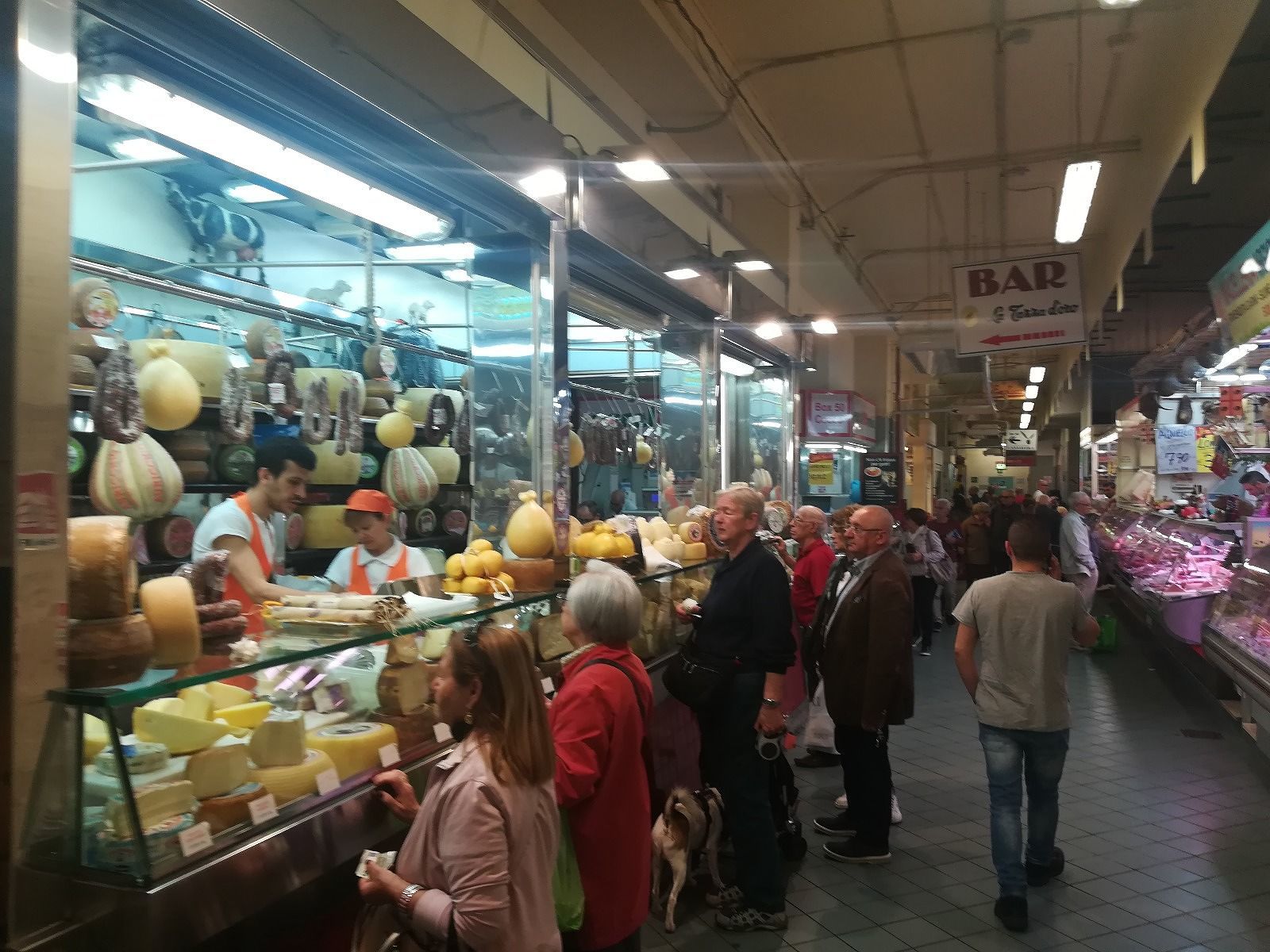 Cagliari, condizionatori e ascensori guasti al mercato: “Clienti in fuga e merce da buttare”