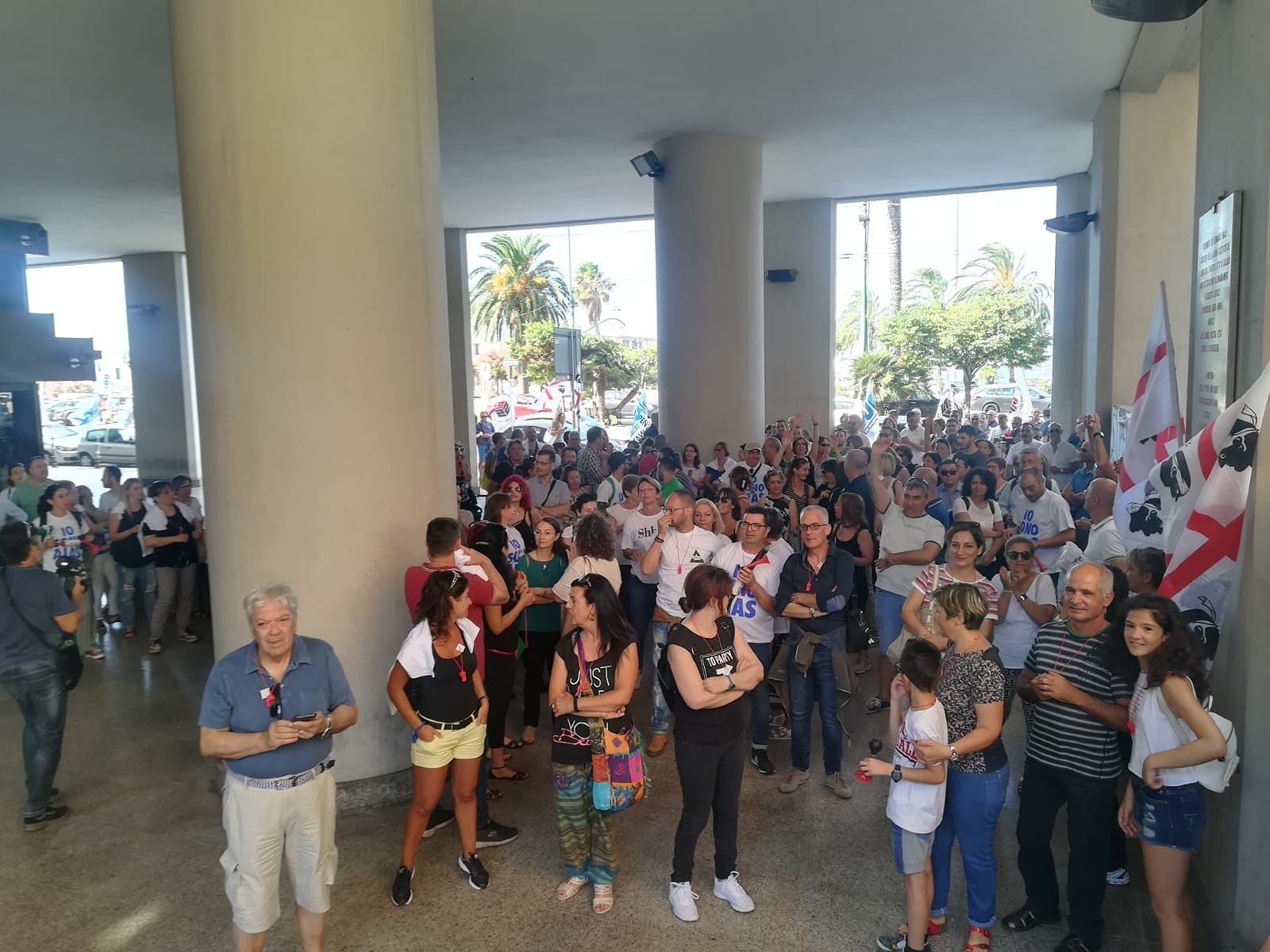 Cagliari, la rabbia di infermieri e Oss dell’Aias: “Da 10 mesi senza stipendio”