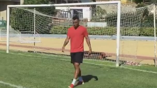 Cagliari, sorpresa al Cus: c’è Joao Pedro che si allena tra palleggi e tiri