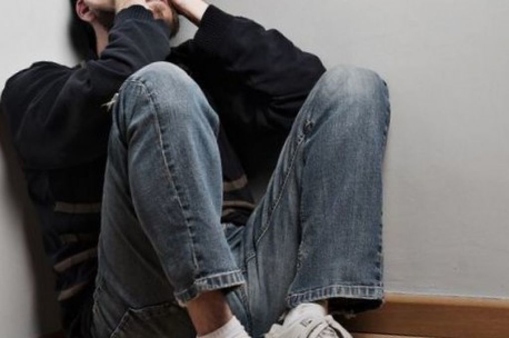 Assemini, bloccati i sussidi per i malati psichici: lacrime e disperazione fuori dal Comune