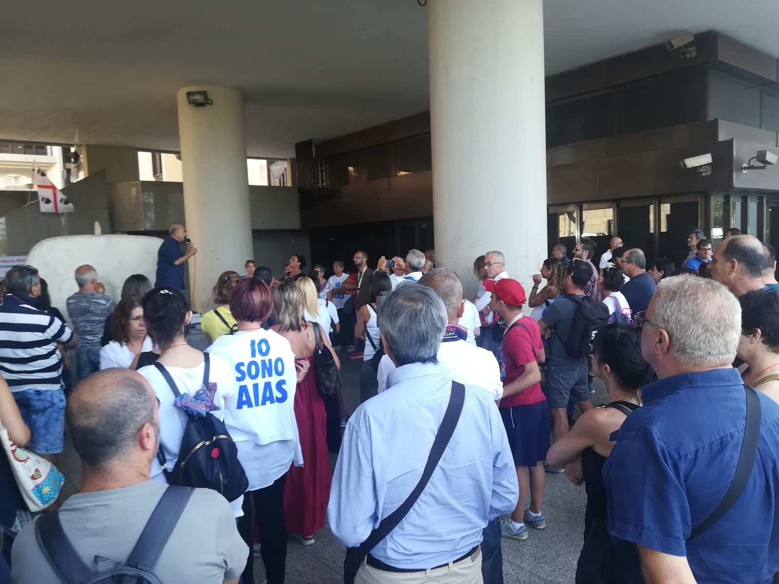 Cagliari, infermieri e Oss dell’Aias ancora in trincea: “Pigliaru, dacci i nostri stipendi”