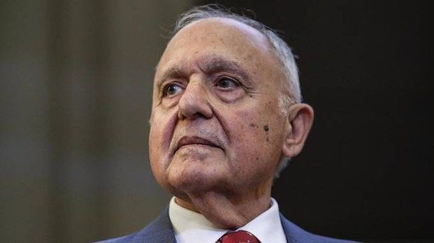 Il ministro cagliaritano Paolo Savona indagato per usura bancaria